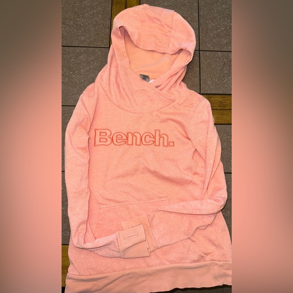 2 / $20 Women’s Bench Peach Medium Hoodie - Picture 3 of 5